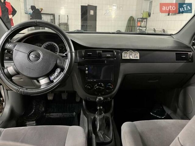 Шевроле Лачетти 2007 в Костополе на Automoto.ua Серый Шевроле Лачетти, объемом двигателя 1.6 л и пробегом 280 тыс. км за 4300 $, фото 1 на Automoto.ua