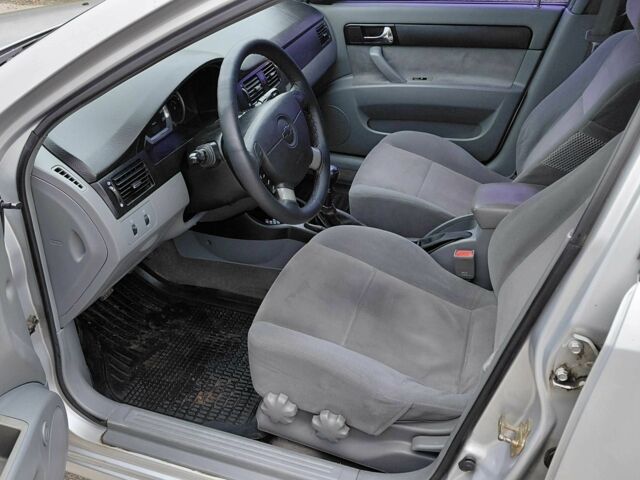 Серый Шевроле Лачетти, объемом двигателя 1.6 л и пробегом 188 тыс. км за 4150 $, фото 20 на Automoto.ua