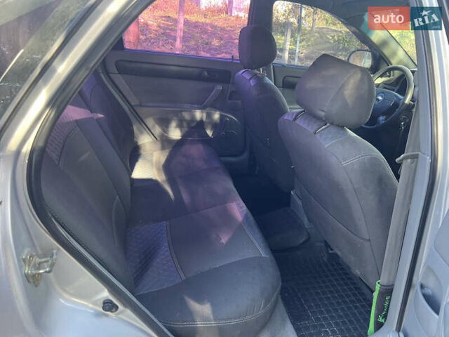 Серый Шевроле Лачетти, объемом двигателя 1.6 л и пробегом 300 тыс. км за 3200 $, фото 12 на Automoto.ua