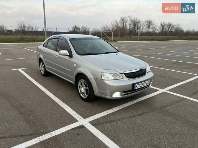 Серый Шевроле Лачетти, объемом двигателя 1.8 л и пробегом 137 тыс. км за 4500 $, фото 5 на Automoto.ua
