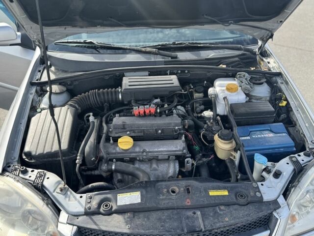 Серый Шевроле Лачетти, объемом двигателя 1.8 л и пробегом 75 тыс. км за 2699 $, фото 9 на Automoto.ua