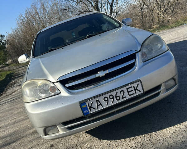 Серый Шевроле Лачетти, объемом двигателя 1.8 л и пробегом 232 тыс. км за 3300 $, фото 6 на Automoto.ua