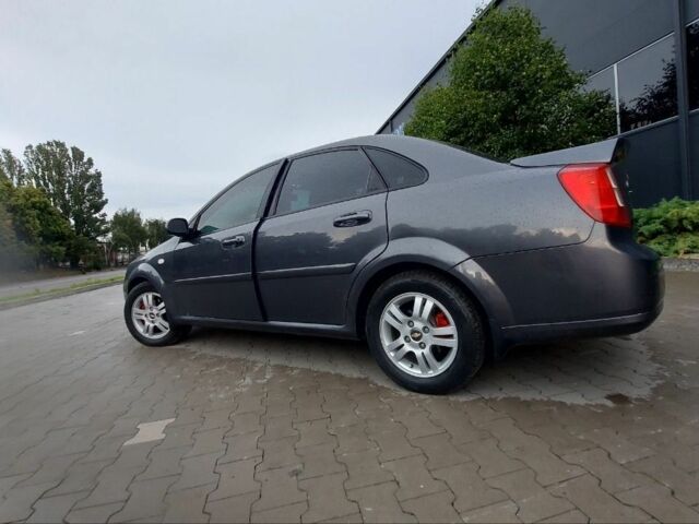 Серый Шевроле Лачетти, объемом двигателя 1.8 л и пробегом 284 тыс. км за 5000 $, фото 5 на Automoto.ua