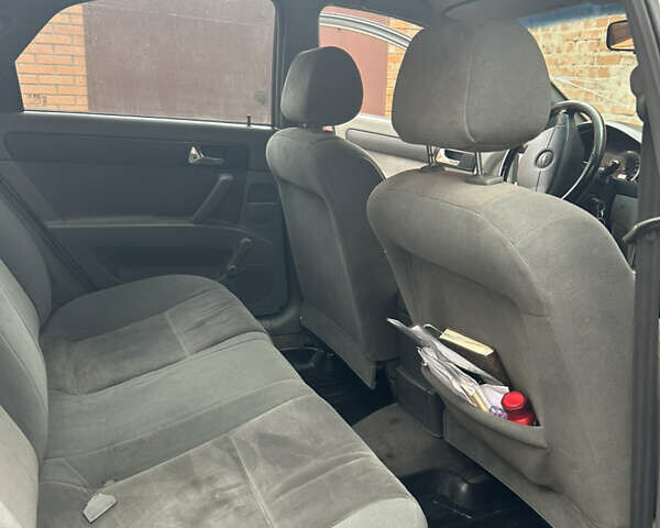 Серый Шевроле Лачетти, объемом двигателя 1.8 л и пробегом 232 тыс. км за 3300 $, фото 10 на Automoto.ua