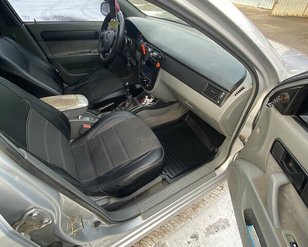 Сірий Шевроле Лачетті, об'ємом двигуна 1.6 л та пробігом 385 тис. км за 3750 $, фото 7 на Automoto.ua