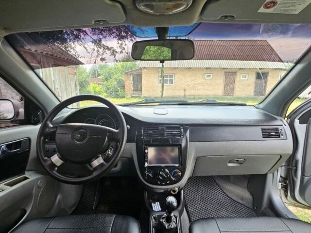 Серый Шевроле Лачетти, объемом двигателя 1.8 л и пробегом 170 тыс. км за 3300 $, фото 6 на Automoto.ua