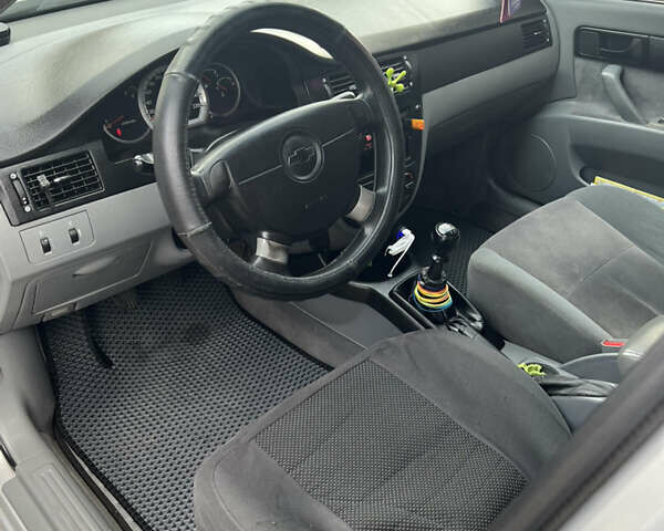 Сірий Шевроле Лачетті, об'ємом двигуна 1.6 л та пробігом 101 тис. км за 5000 $, фото 9 на Automoto.ua