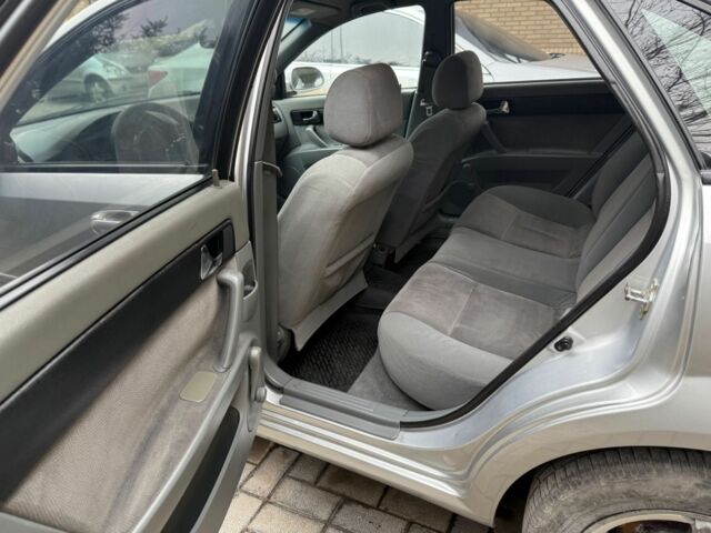 Серый Шевроле Лачетти, объемом двигателя 1.8 л и пробегом 187 тыс. км за 3700 $, фото 6 на Automoto.ua