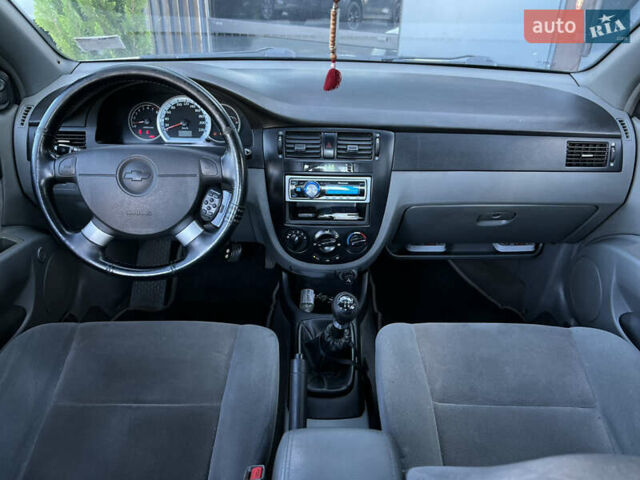 Сірий Шевроле Лачетті, об'ємом двигуна 1.8 л та пробігом 181 тис. км за 3350 $, фото 8 на Automoto.ua