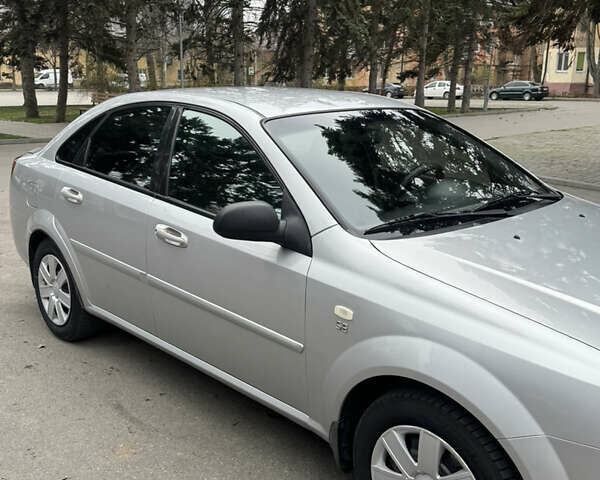 Сірий Шевроле Лачетті, об'ємом двигуна 1.6 л та пробігом 227 тис. км за 4200 $, фото 4 на Automoto.ua