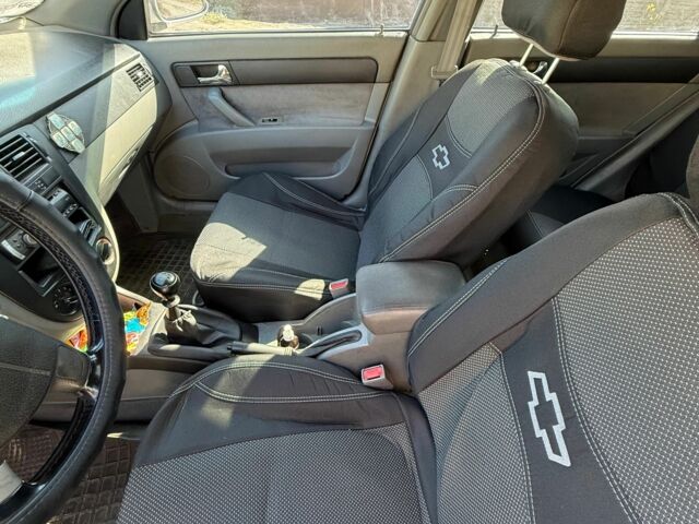 Серый Шевроле Лачетти, объемом двигателя 1.8 л и пробегом 149 тыс. км за 4800 $, фото 7 на Automoto.ua