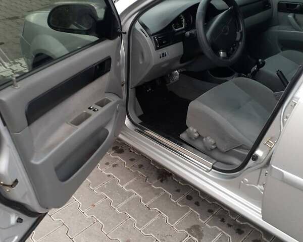 Серый Шевроле Лачетти, объемом двигателя 1.6 л и пробегом 166 тыс. км за 3500 $, фото 7 на Automoto.ua