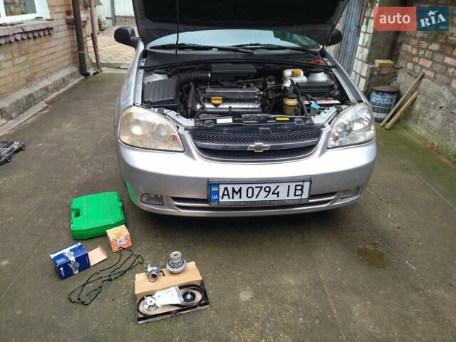 Сірий Шевроле Лачетті, об'ємом двигуна 1.8 л та пробігом 287 тис. км за 4500 $, фото 6 на Automoto.ua