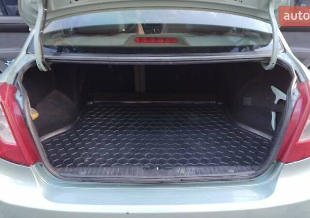 Сірий Шевроле Лачетті, об'ємом двигуна 1.8 л та пробігом 250 тис. км за 4100 $, фото 2 на Automoto.ua