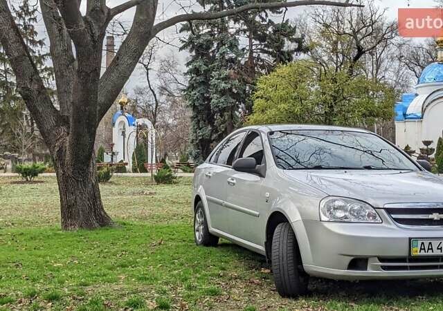 Серый Шевроле Лачетти, объемом двигателя 1.6 л и пробегом 195 тыс. км за 4500 $, фото 6 на Automoto.ua