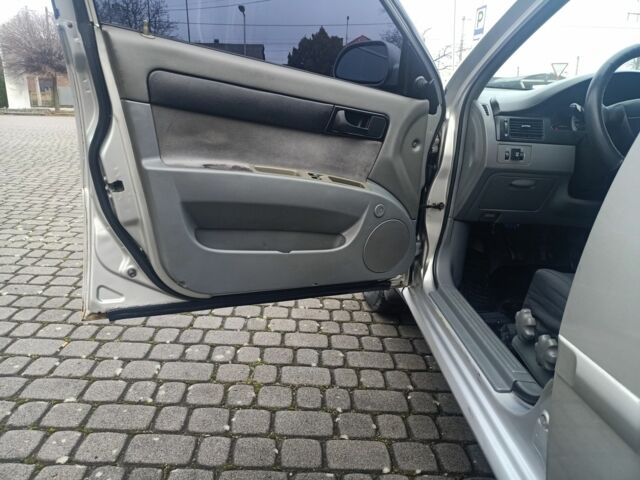 Серый Шевроле Лачетти, объемом двигателя 1.6 л и пробегом 322 тыс. км за 3300 $, фото 7 на Automoto.ua