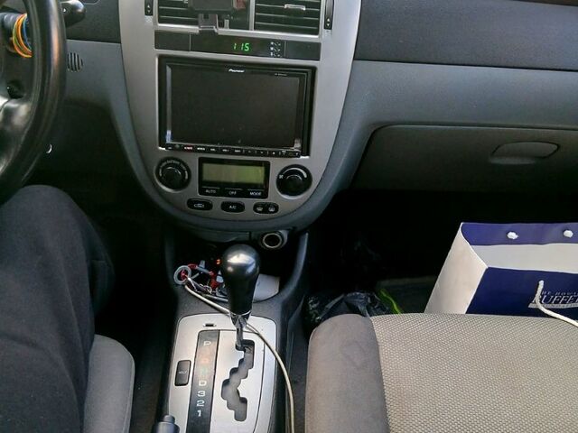 Серый Шевроле Лачетти, объемом двигателя 1.8 л и пробегом 248 тыс. км за 4000 $, фото 6 на Automoto.ua