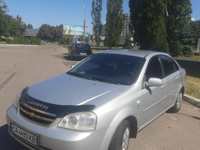 Серый Шевроле Лачетти, объемом двигателя 1.8 л и пробегом 175 тыс. км за 3250 $, фото 1 на Automoto.ua