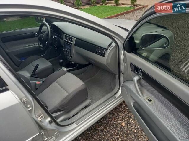 Сірий Шевроле Лачетті, об'ємом двигуна 1.8 л та пробігом 110 тис. км за 5000 $, фото 14 на Automoto.ua
