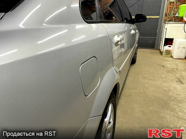 Серый Шевроле Лачетти, объемом двигателя 1.6 л и пробегом 292 тыс. км за 3800 $, фото 2 на Automoto.ua