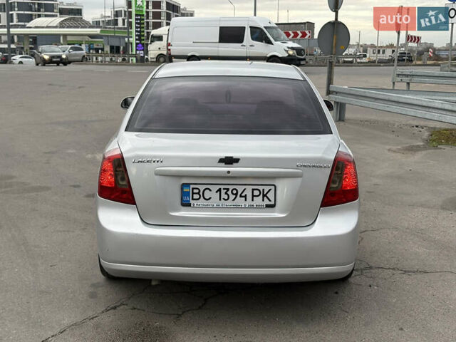 Серый Шевроле Лачетти, объемом двигателя 1.8 л и пробегом 224 тыс. км за 3999 $, фото 4 на Automoto.ua