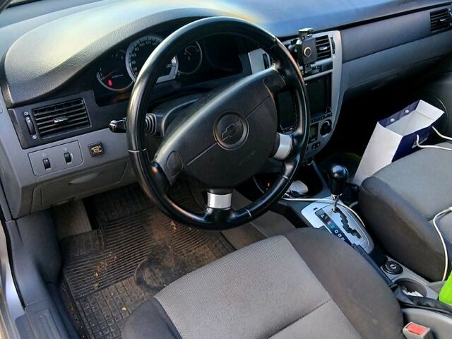 Серый Шевроле Лачетти, объемом двигателя 1.8 л и пробегом 248 тыс. км за 4000 $, фото 10 на Automoto.ua