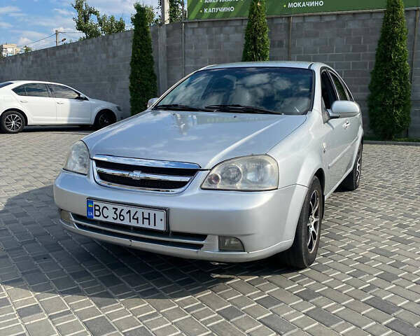 Серый Шевроле Лачетти, объемом двигателя 1.8 л и пробегом 259 тыс. км за 4000 $, фото 3 на Automoto.ua