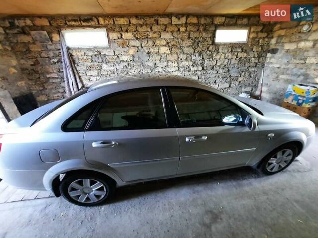 Серый Шевроле Лачетти, объемом двигателя 1.8 л и пробегом 191 тыс. км за 5000 $, фото 2 на Automoto.ua