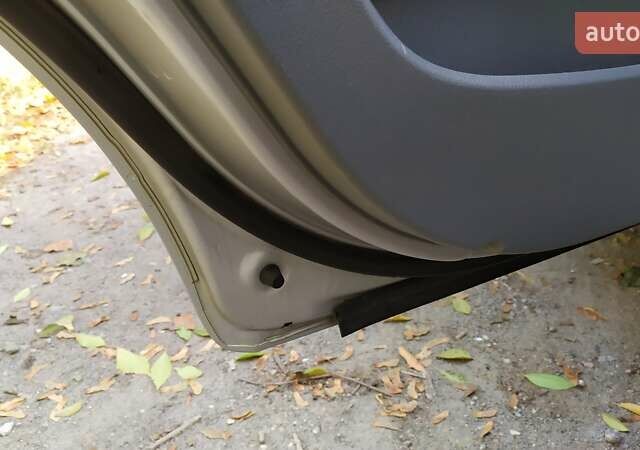 Серый Шевроле Лачетти, объемом двигателя 1.6 л и пробегом 330 тыс. км за 3400 $, фото 7 на Automoto.ua