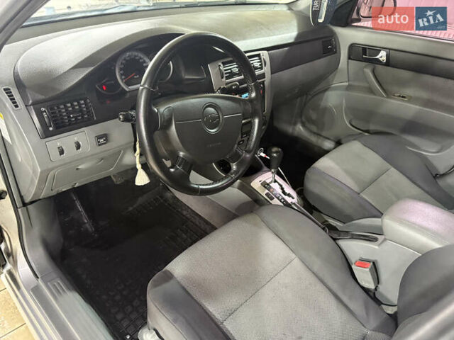 Серый Шевроле Лачетти, объемом двигателя 1.8 л и пробегом 224 тыс. км за 3999 $, фото 15 на Automoto.ua