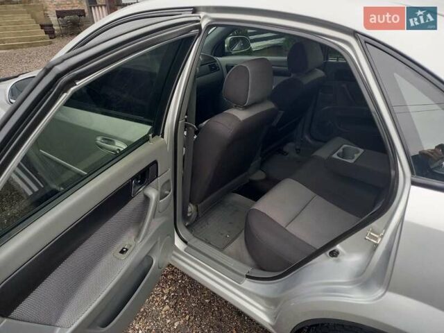Сірий Шевроле Лачетті, об'ємом двигуна 1.8 л та пробігом 110 тис. км за 5000 $, фото 11 на Automoto.ua