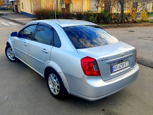 Сірий Шевроле Лачетті, об'ємом двигуна 1.8 л та пробігом 240 тис. км за 4600 $, фото 5 на Automoto.ua