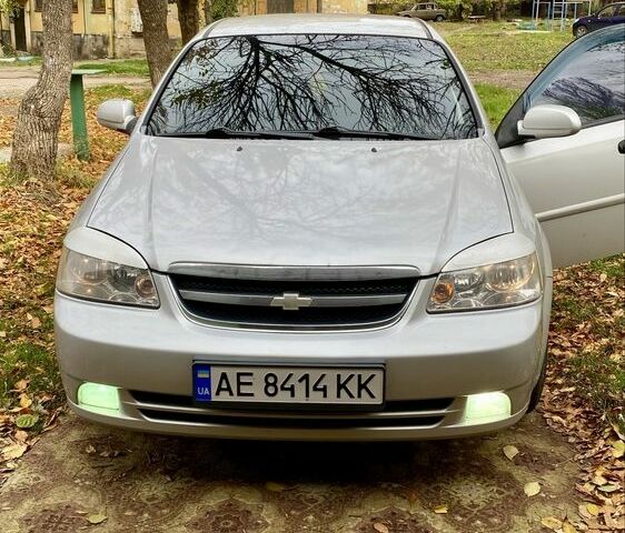 Серый Шевроле Лачетти, объемом двигателя 1.8 л и пробегом 202 тыс. км за 5800 $, фото 2 на Automoto.ua