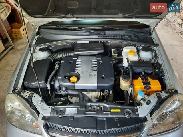 Серый Шевроле Лачетти, объемом двигателя 1.8 л и пробегом 191 тыс. км за 4800 $, фото 26 на Automoto.ua
