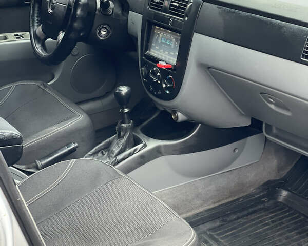 Сірий Шевроле Лачетті, об'ємом двигуна 1.6 л та пробігом 300 тис. км за 3700 $, фото 14 на Automoto.ua