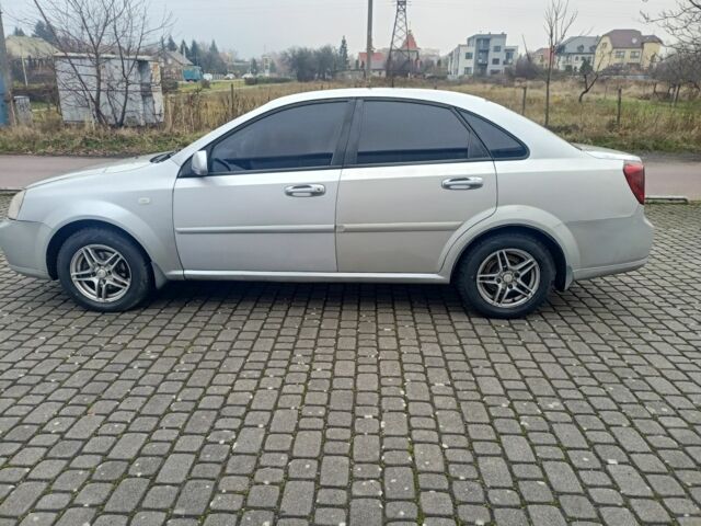 Серый Шевроле Лачетти, объемом двигателя 1.6 л и пробегом 322 тыс. км за 3300 $, фото 3 на Automoto.ua