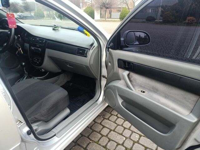 Серый Шевроле Лачетти, объемом двигателя 1.6 л и пробегом 322 тыс. км за 3300 $, фото 8 на Automoto.ua