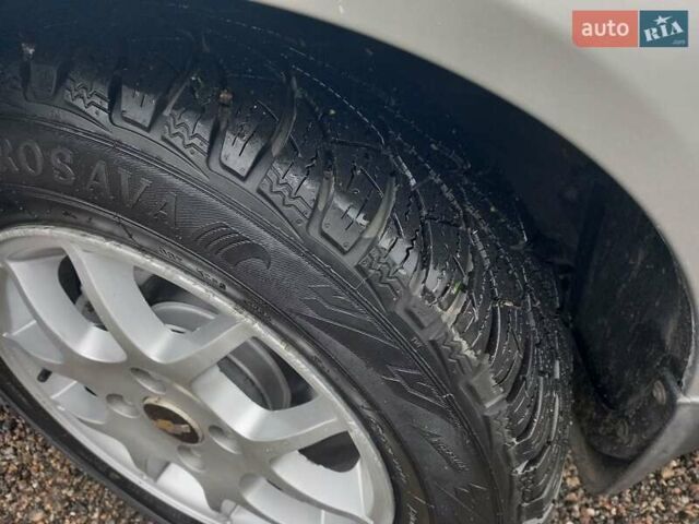 Сірий Шевроле Лачетті, об'ємом двигуна 1.8 л та пробігом 110 тис. км за 5000 $, фото 9 на Automoto.ua