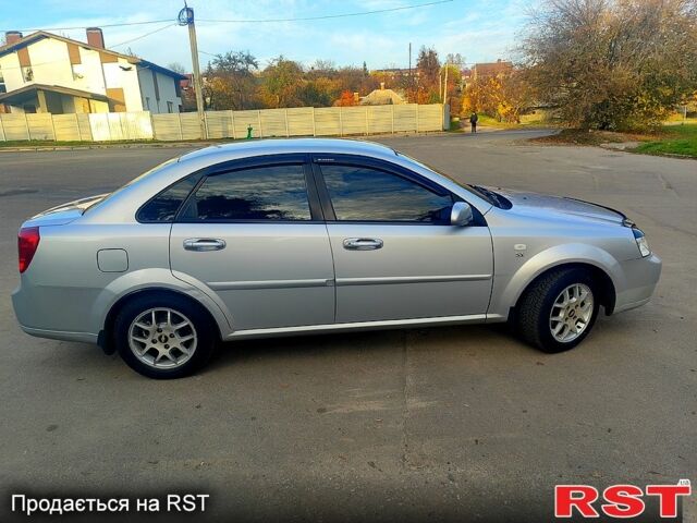 Сірий Шевроле Лачетті, об'ємом двигуна 1.8 л та пробігом 240 тис. км за 4600 $, фото 2 на Automoto.ua