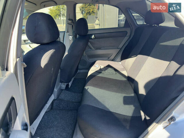 Серый Шевроле Лачетти, объемом двигателя 1.8 л и пробегом 172 тыс. км за 4900 $, фото 9 на Automoto.ua