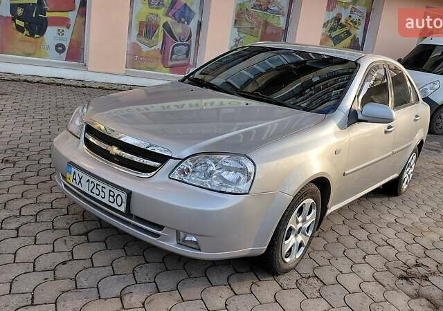 Серый Шевроле Лачетти, объемом двигателя 1.79 л и пробегом 106 тыс. км за 4000 $, фото 1 на Automoto.ua