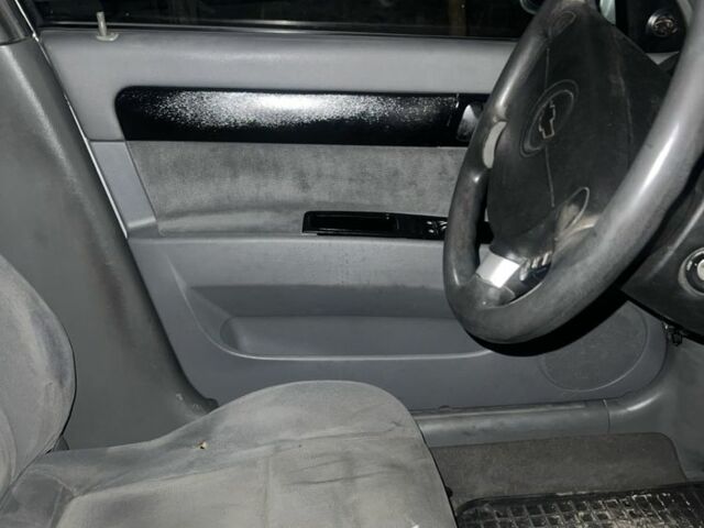 Серый Шевроле Лачетти, объемом двигателя 1.6 л и пробегом 197 тыс. км за 3200 $, фото 6 на Automoto.ua