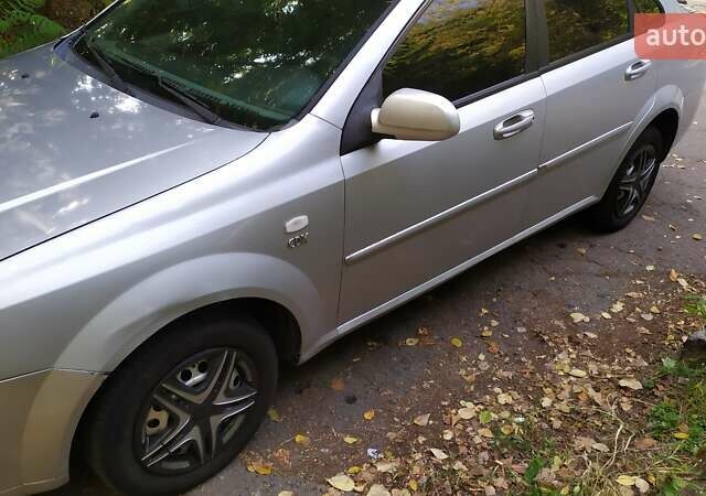Серый Шевроле Лачетти, объемом двигателя 1.6 л и пробегом 330 тыс. км за 3400 $, фото 2 на Automoto.ua