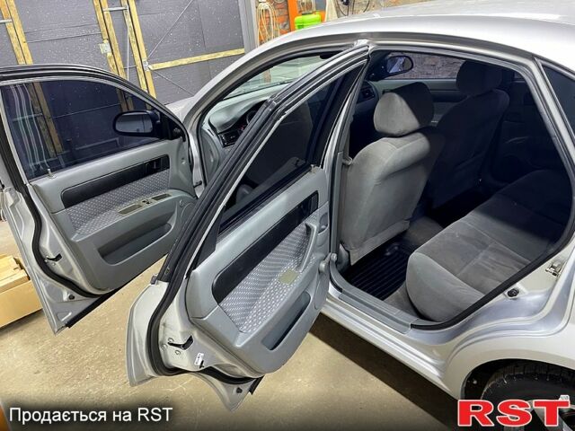 Серый Шевроле Лачетти, объемом двигателя 1.6 л и пробегом 292 тыс. км за 3800 $, фото 8 на Automoto.ua