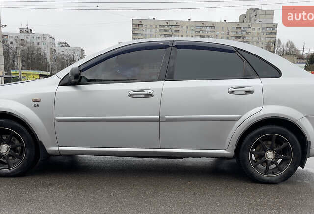 Сірий Шевроле Лачетті, об'ємом двигуна 1.6 л та пробігом 300 тис. км за 3700 $, фото 2 на Automoto.ua