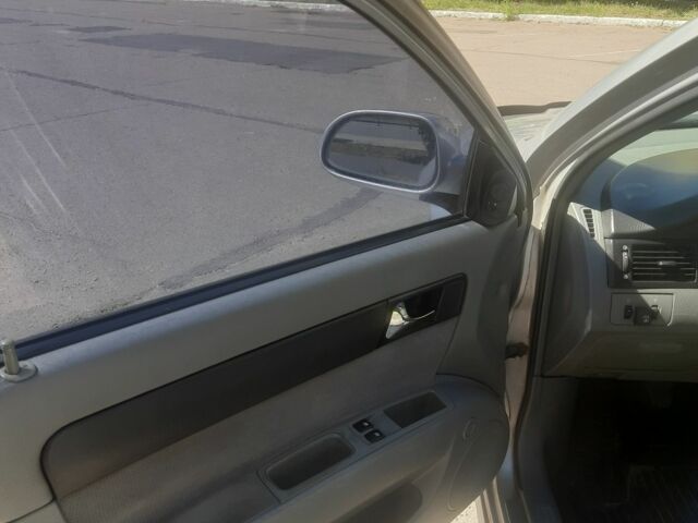 Серый Шевроле Лачетти, объемом двигателя 1.8 л и пробегом 175 тыс. км за 3250 $, фото 4 на Automoto.ua