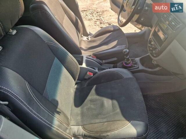 Серый Шевроле Лачетти, объемом двигателя 1.6 л и пробегом 351 тыс. км за 3600 $, фото 6 на Automoto.ua