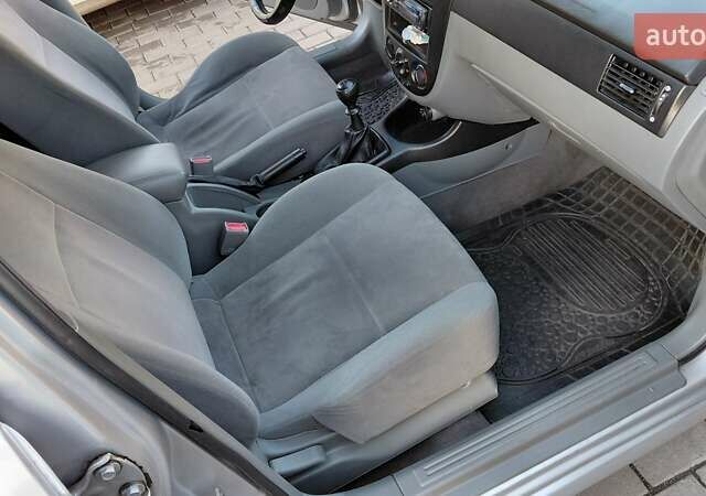 Серый Шевроле Лачетти, объемом двигателя 1.79 л и пробегом 106 тыс. км за 4000 $, фото 27 на Automoto.ua