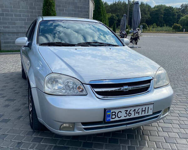 Серый Шевроле Лачетти, объемом двигателя 1.8 л и пробегом 259 тыс. км за 4000 $, фото 4 на Automoto.ua