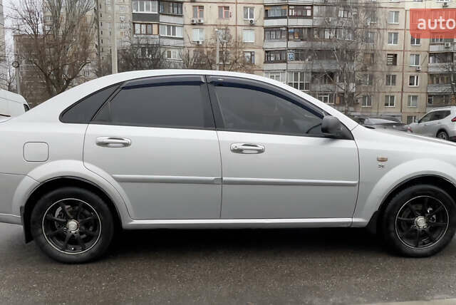 Сірий Шевроле Лачетті, об'ємом двигуна 1.6 л та пробігом 300 тис. км за 3700 $, фото 1 на Automoto.ua